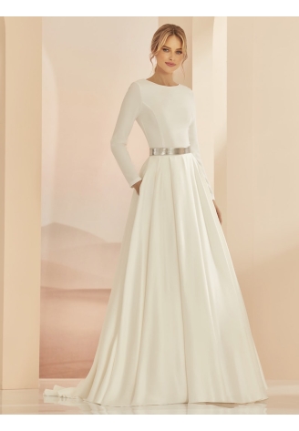 Gonna Bianco Evento Madagascar ()