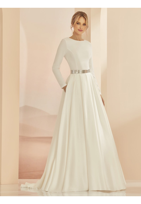 Gonna Bianco Evento Madagascar ()