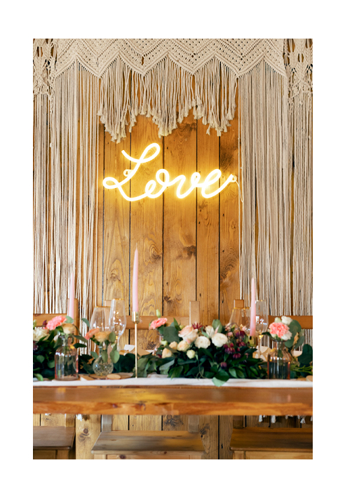 Neon LED Love – Romantic Lighting for Your Wedding